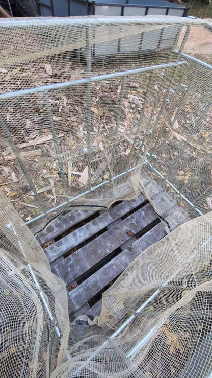 „Pack & Go“ Brennholz-Gestell – Metallrahmen für Mesh­säcke auf CP1 & Europaletten