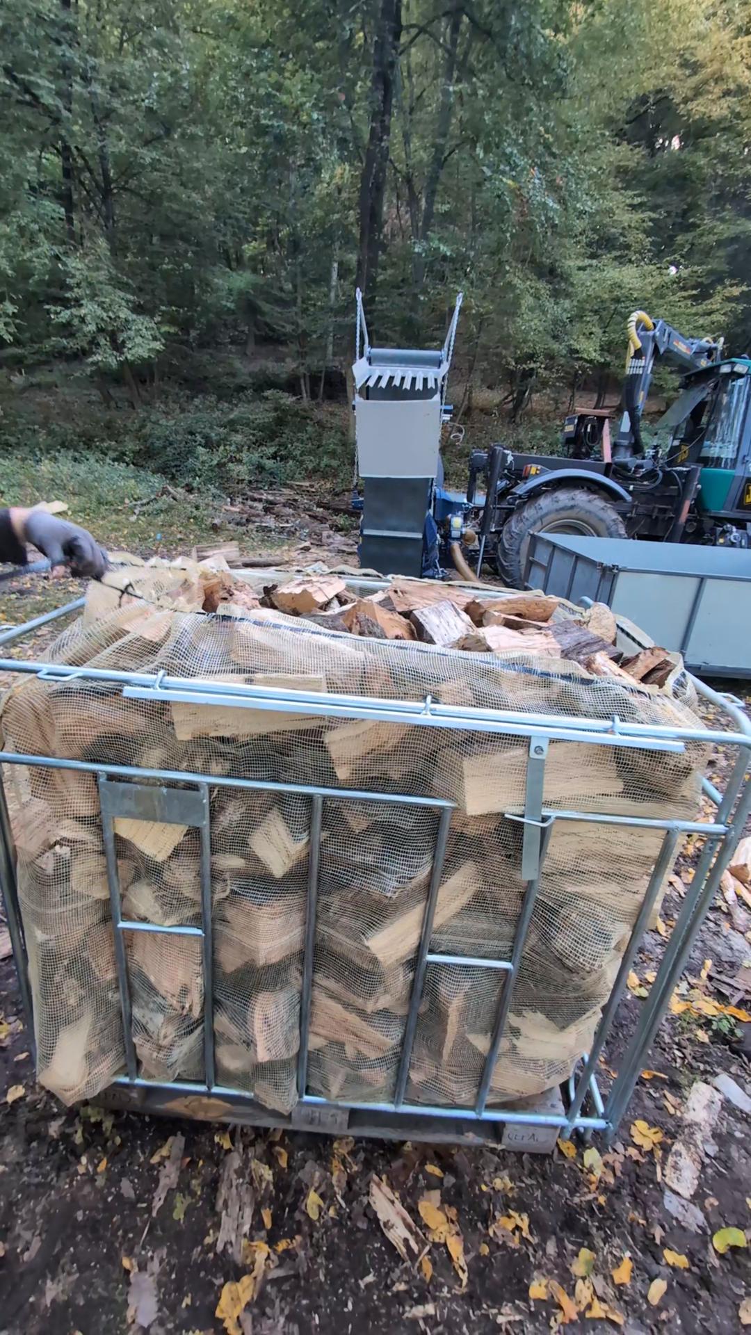 „Pack & Go“ Brennholz-Gestell – Metallrahmen für Mesh­säcke auf CP1 & Europaletten
